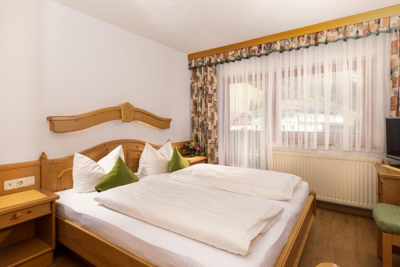 Gasthof Baren Hotel Holzgau Luaran gambar