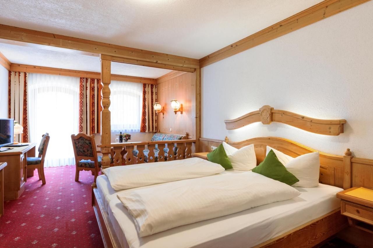 Gasthof Baren Hotel Holzgau Luaran gambar