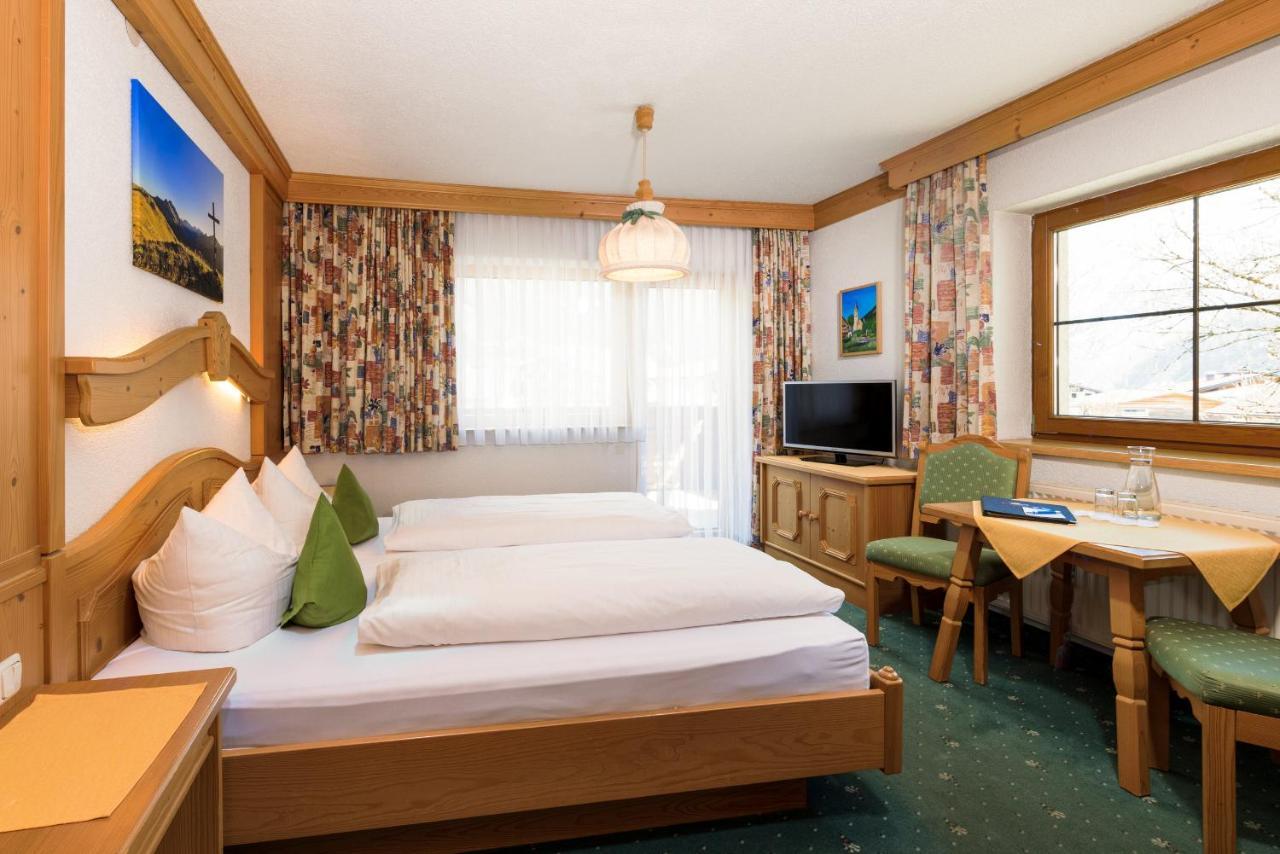 Gasthof Baren Hotel Holzgau Luaran gambar