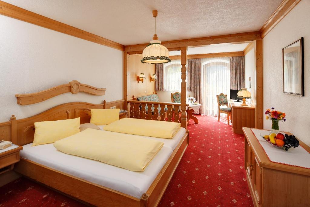 Gasthof Baren Hotel Holzgau Bilik gambar