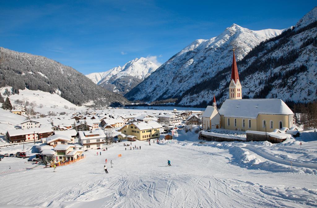 Gasthof Baren Hotel Holzgau Luaran gambar